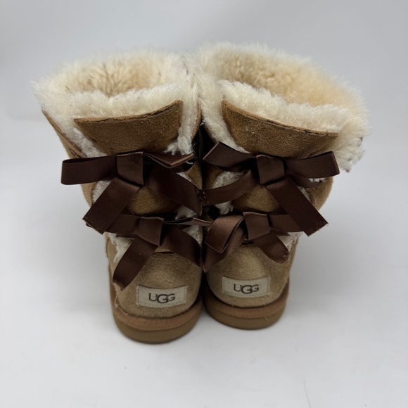 UGG Bailey Bow Boots Chestnut Brown Suede Sheepskin Fur Lined Women’s - Picture 10 of 10